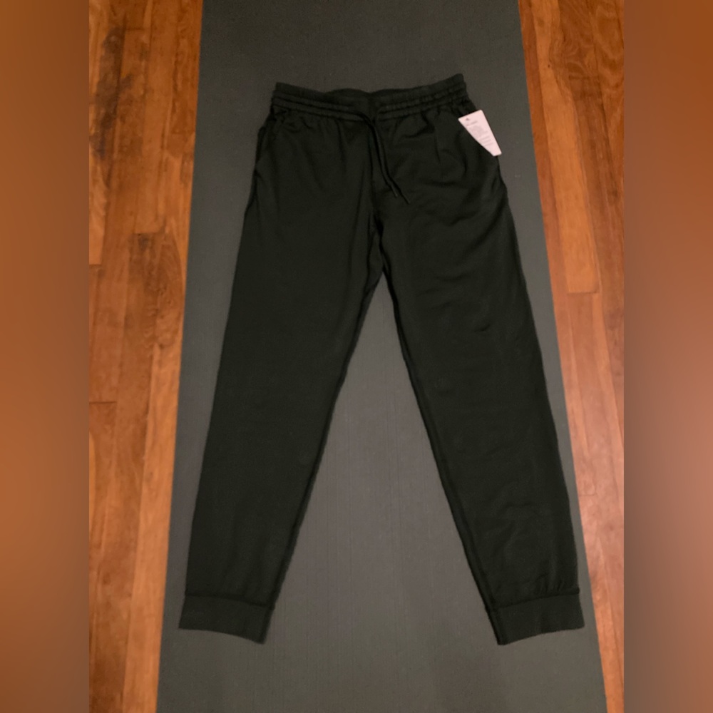 Lululemon men’s joggers size medium
